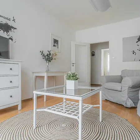 Apartament Lovely Miriam Praga