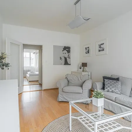 Apartament Lovely Miriam Praga